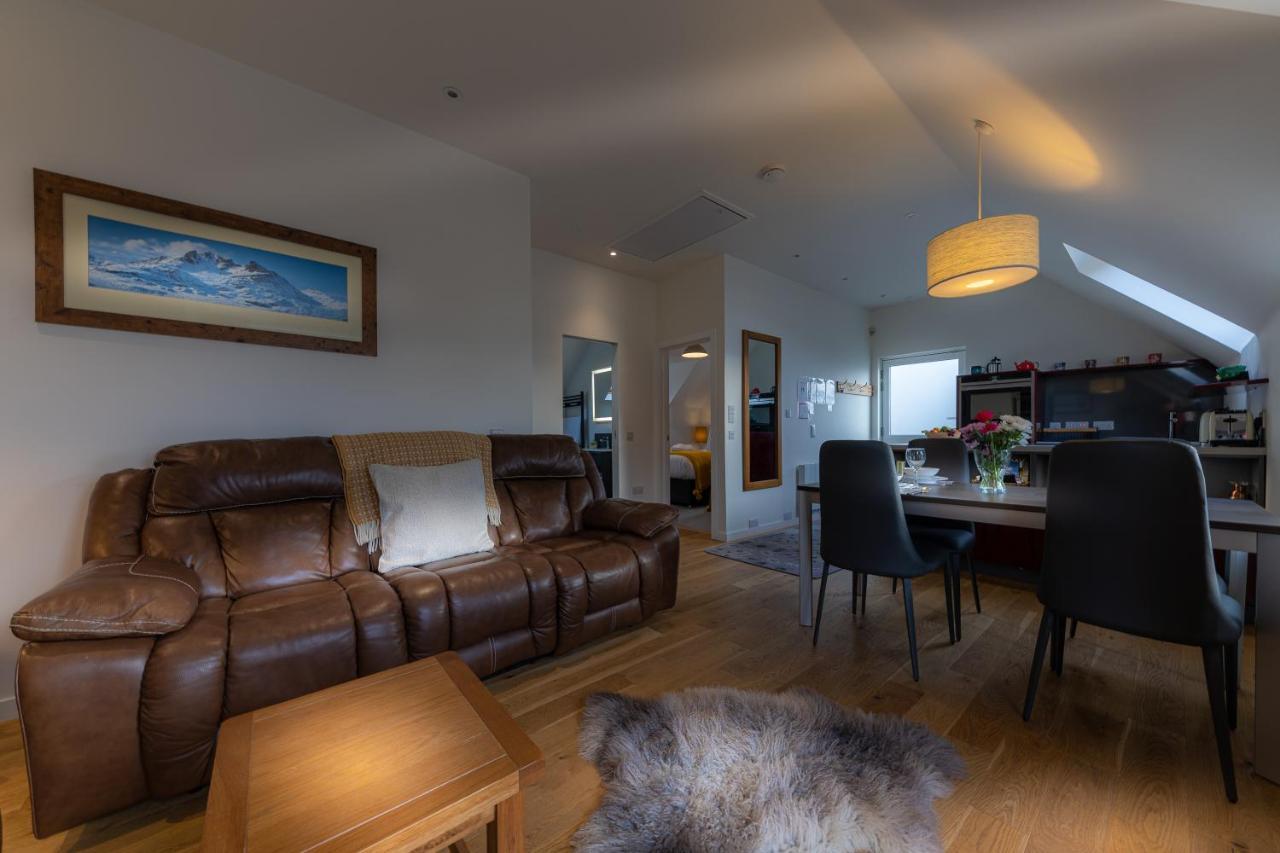 Skyelight Apartment Portree Bagian luar foto